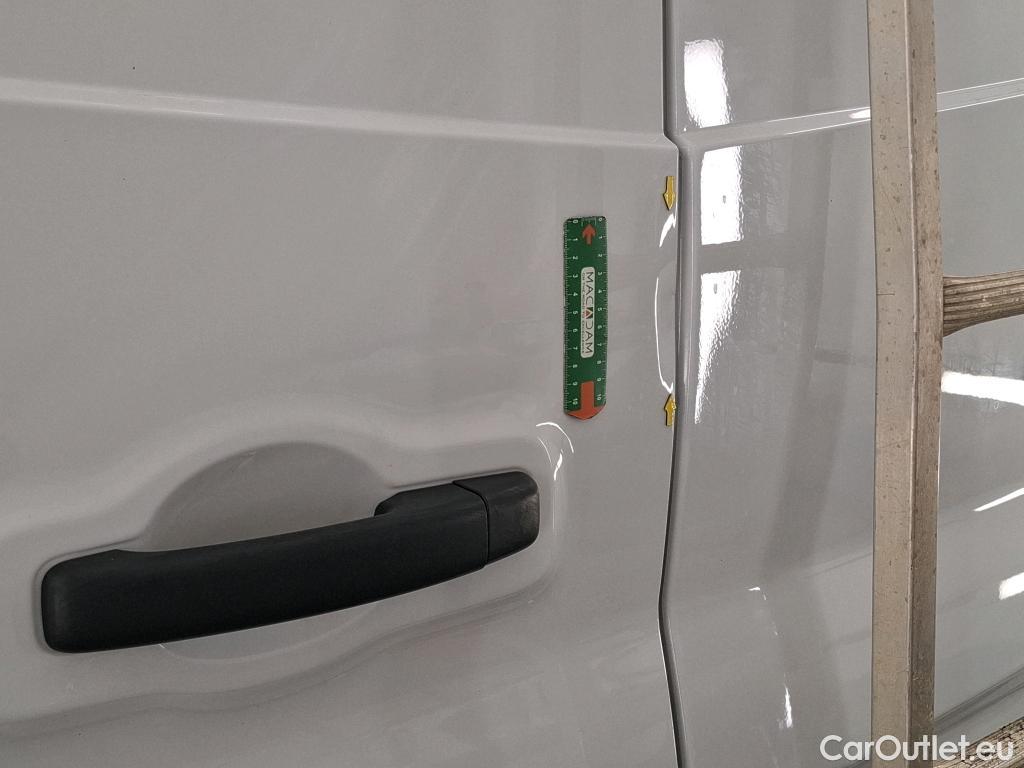  Renault  Trafic RENAULT  / 2019 / 4P / Fourgon tole NV FG GCF L1H1 1200 dCi 120 #2