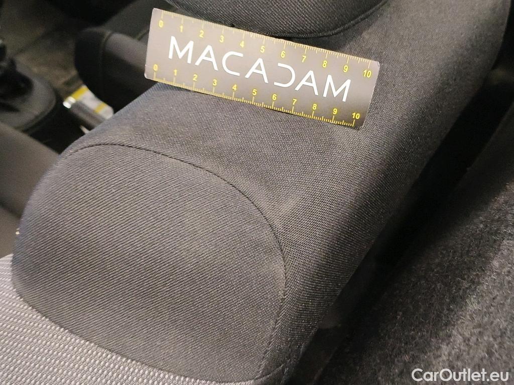  Citroen  C3  Société Feel 1.5 BlueHDI 100CV BVM6 E6dT #4