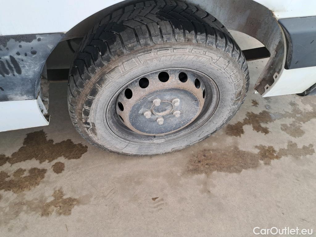  Renault  Master  III Fourgon L2H2 3 5 Grand Confort dCi 130CV BVM6 E6 #44