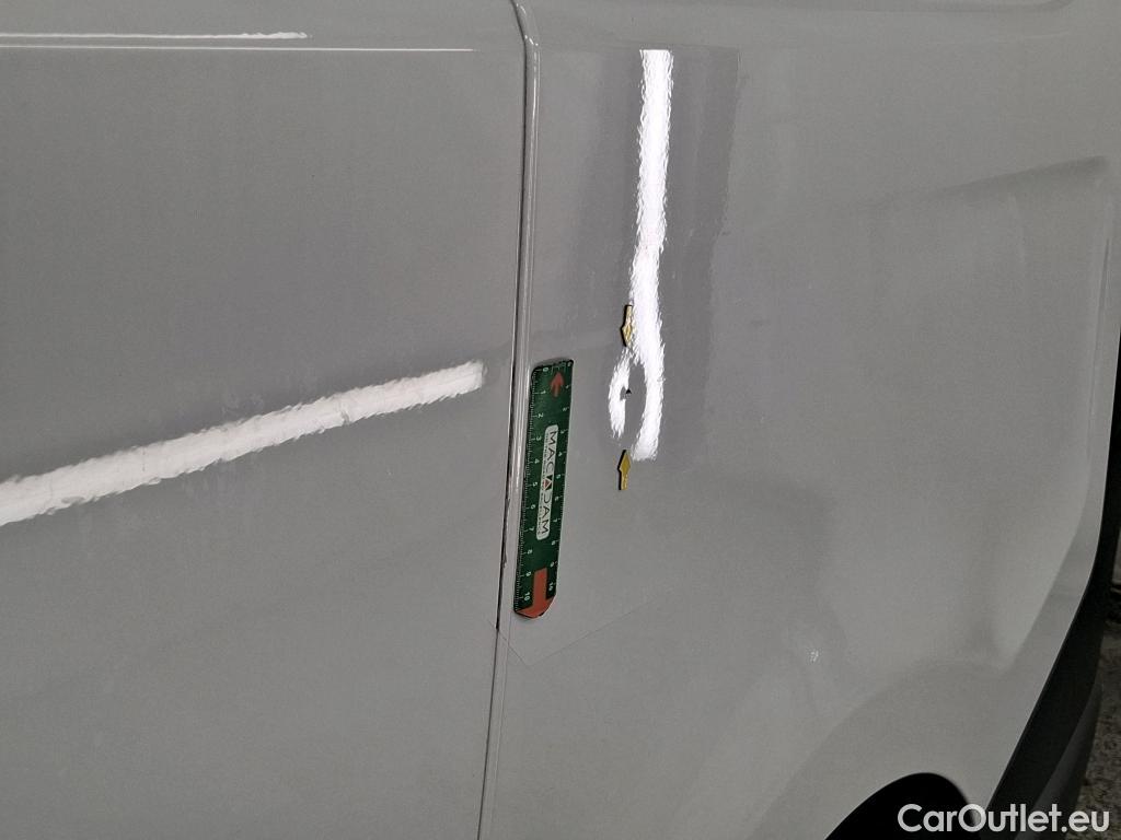  Renault  Trafic RENAULT  / 2019 / 4P / Fourgon tole NV FG GCF L1H1 1200 dCi 120 #10