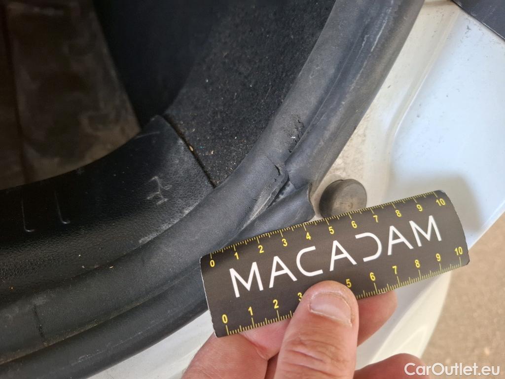  Renault  Clio  IV Air MediaNav 1.5 dCi 90CV BVM5 E6 #13