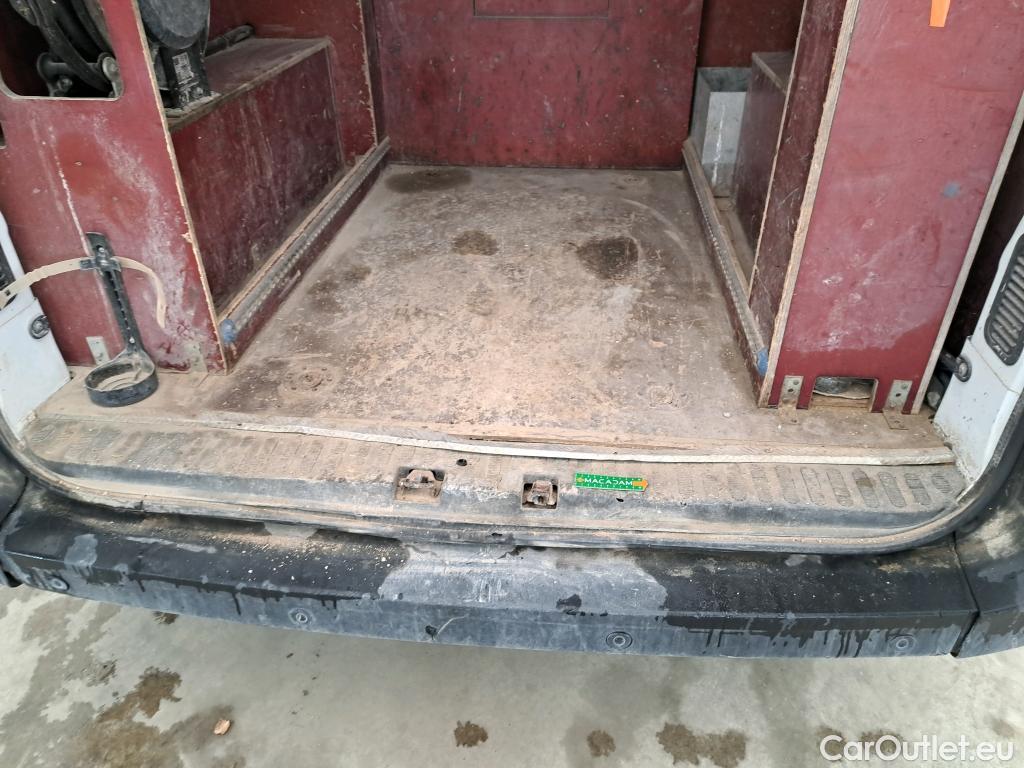  Renault  Master  III Fourgon L2H2 3 5 Grand Confort dCi 130CV BVM6 E6 #41