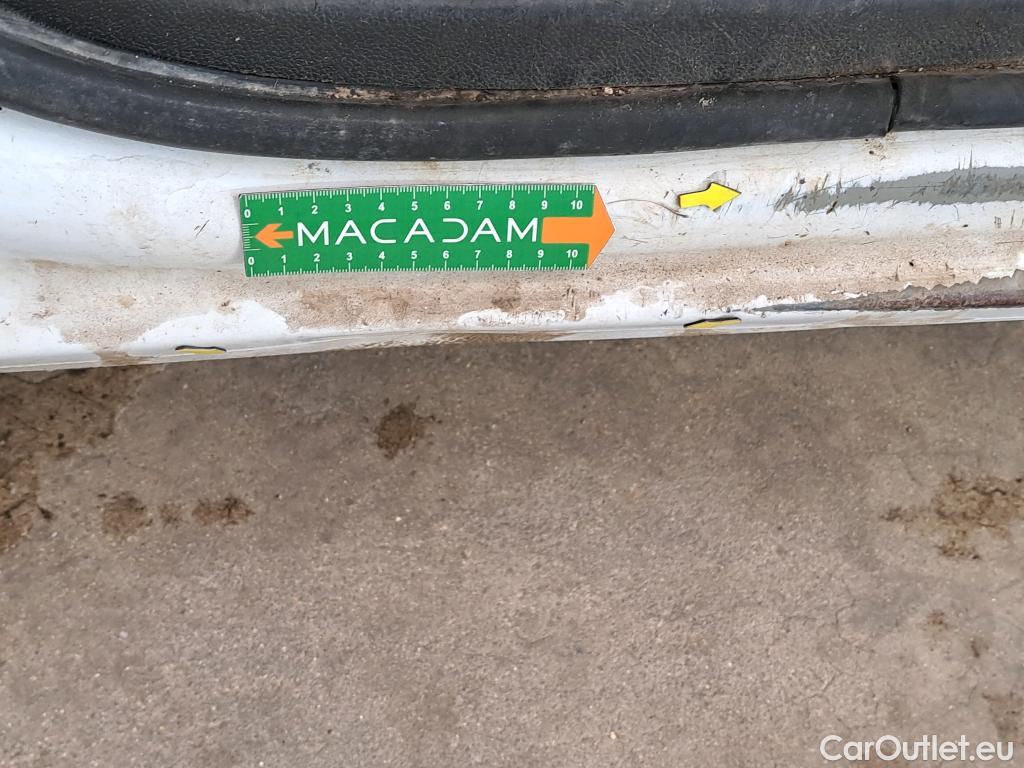  Renault  Master  III Fourgon L2H2 3 5 Grand Confort dCi 130CV BVM6 E6 #18