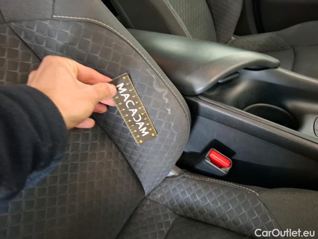  Toyota  C-HR TOYOTA  / 2016 / 5P / SUV 2.0 HYBRIDE 184 DYNAMIC BUSINESS #32