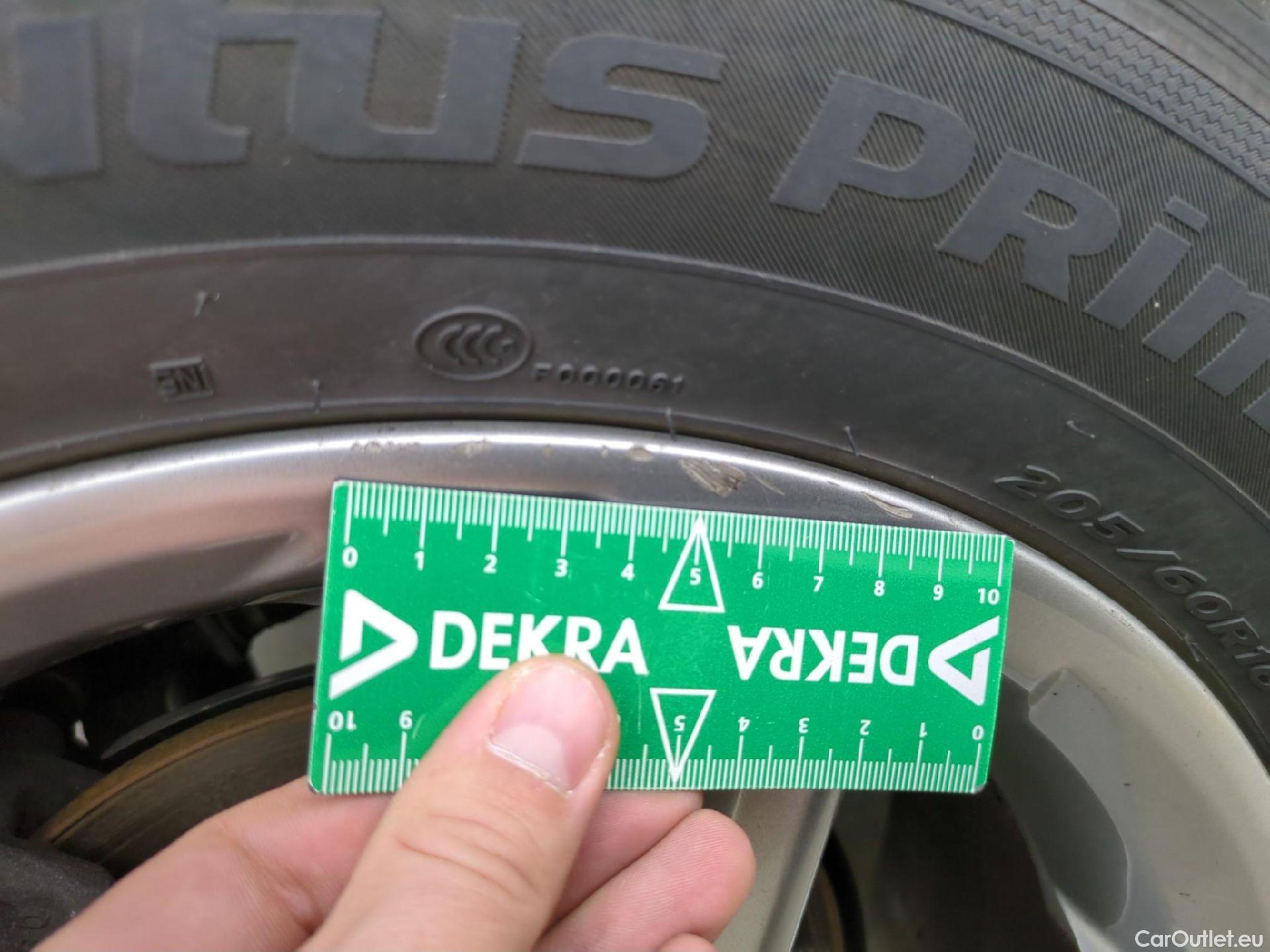  Hyundai  Konna HYUNDAI Kona / 2020 / 5P / SUV 1.0 T-GDI 120 HYBRID 48V BUSINESS #11