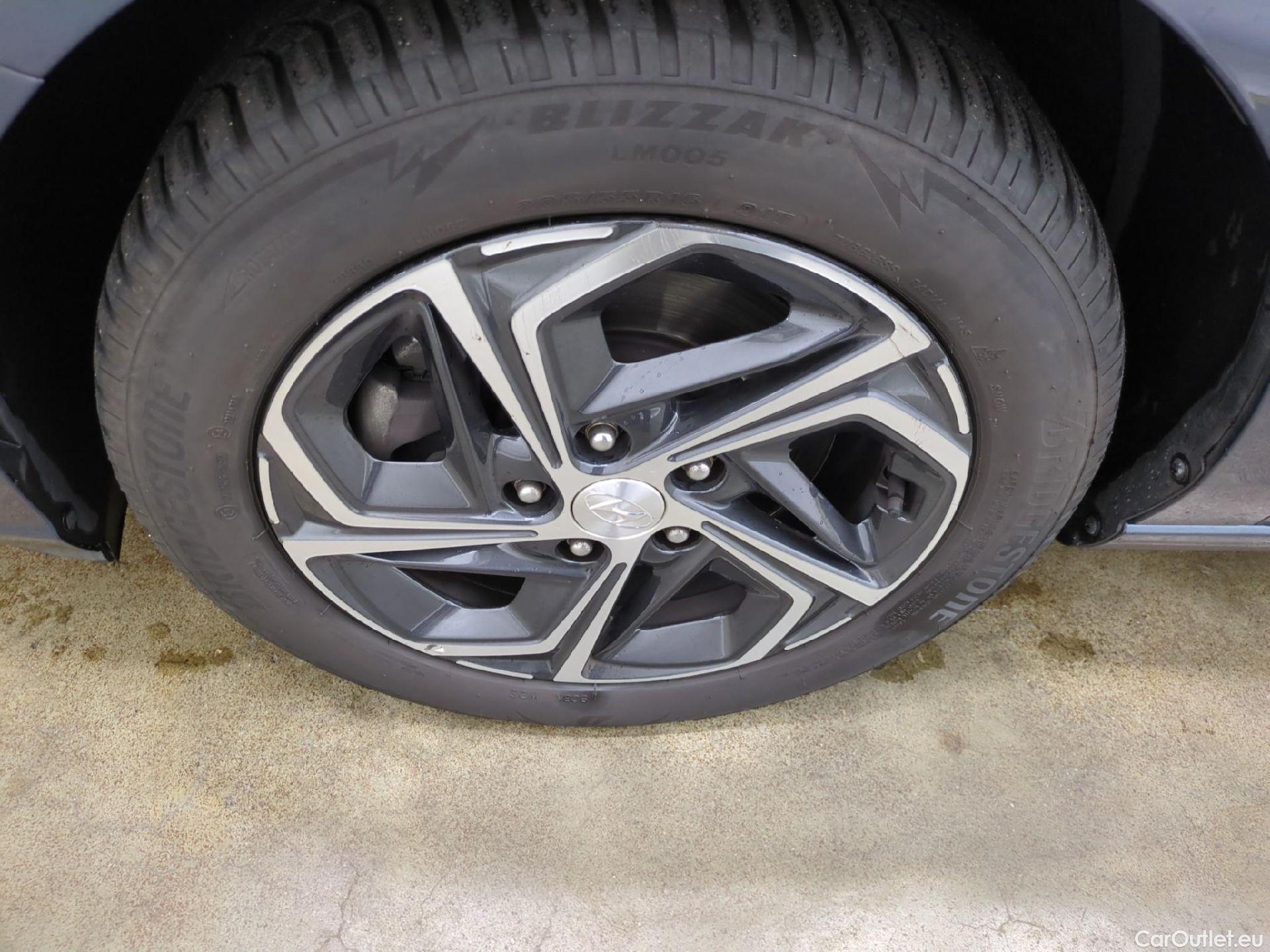  Hyundai  i30  cw Business 1.6 CRDi 115CV BVA7 E6d #8