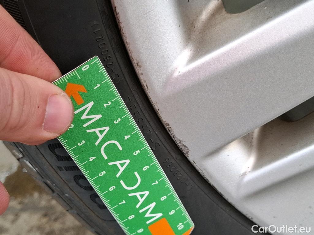  Toyota  Corolla TOYOTA  / 2018 / 5P / Berline Hybride 122h Dynamic Business Supp Lomb #8