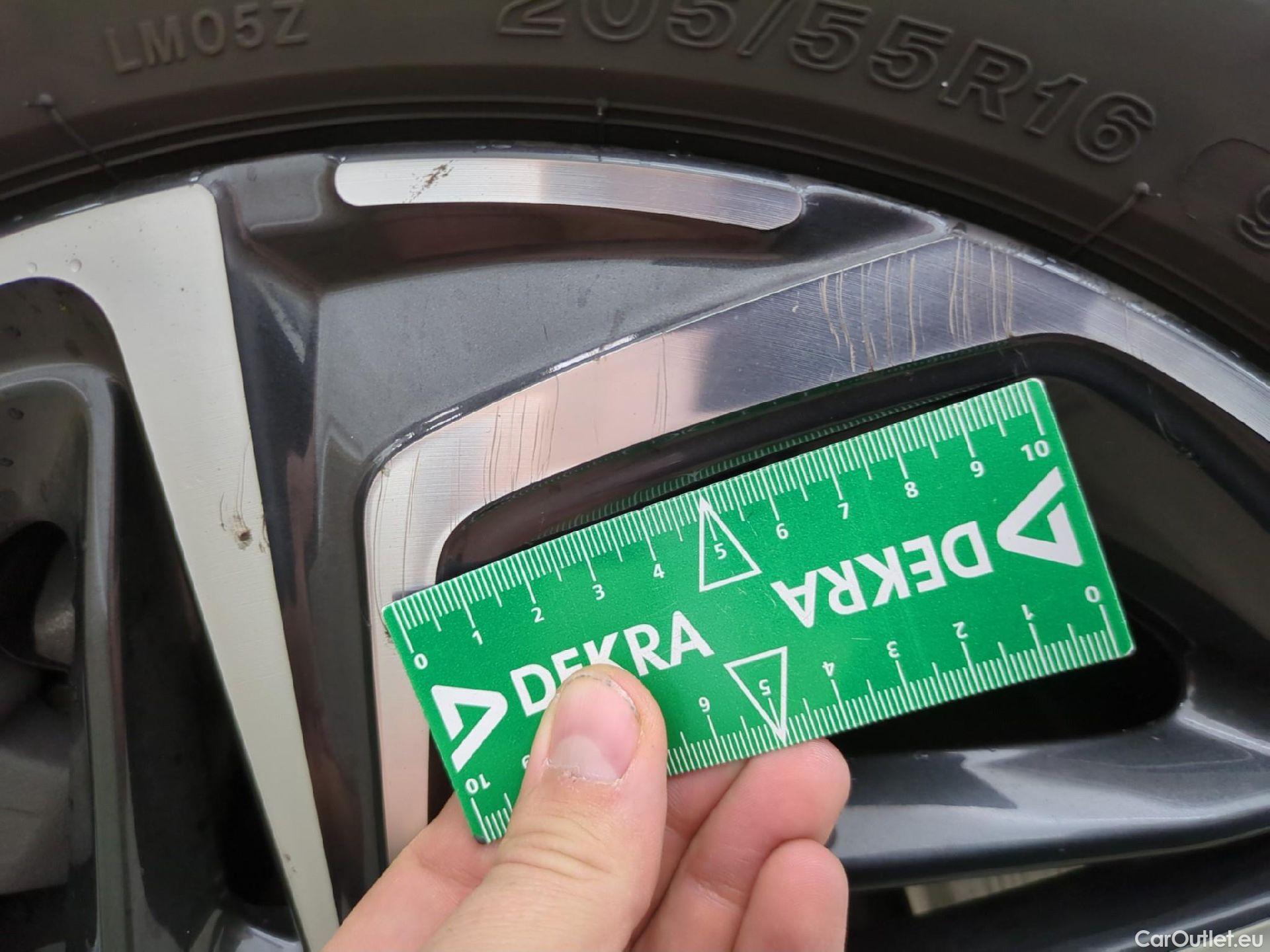  Hyundai  i30  cw Business 1.6 CRDi 115CV BVA7 E6d #11