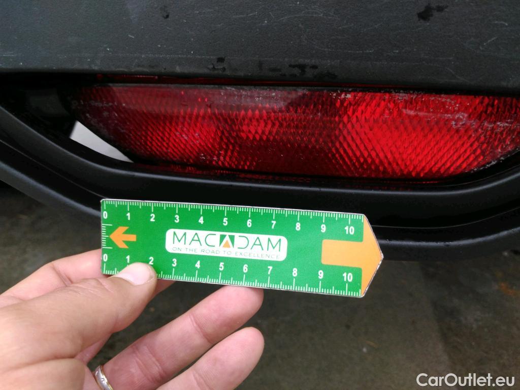  Toyota  C-HR TOYOTA  / 2016 / 5P / SUV 1.8 HYBRIDE 122 DYNAMIC BUSINESS #60