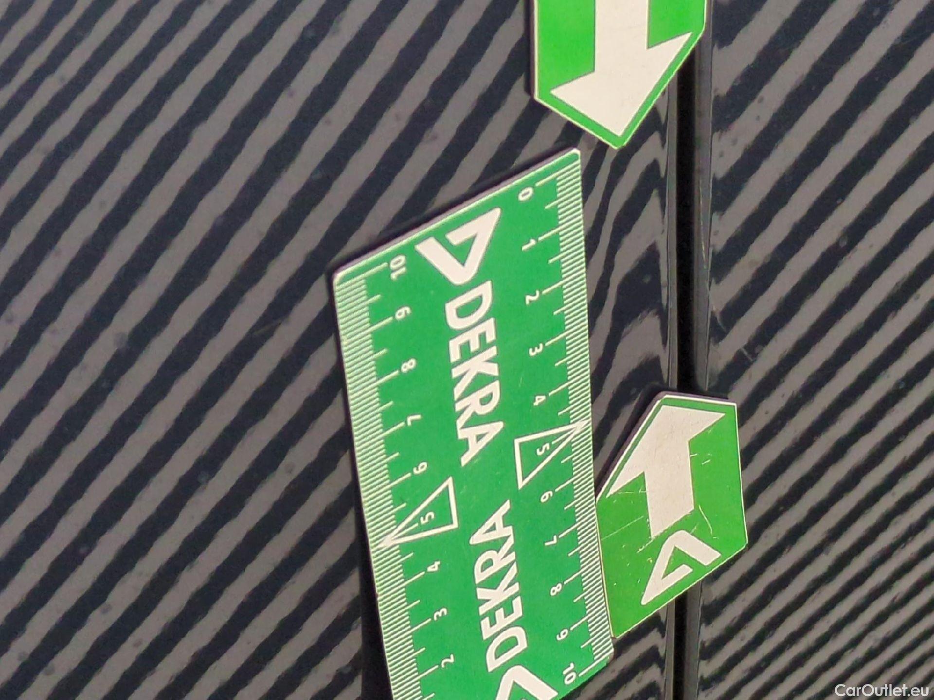  Hyundai  i30  cw Business 1.6 CRDi 115CV BVA7 E6d #40