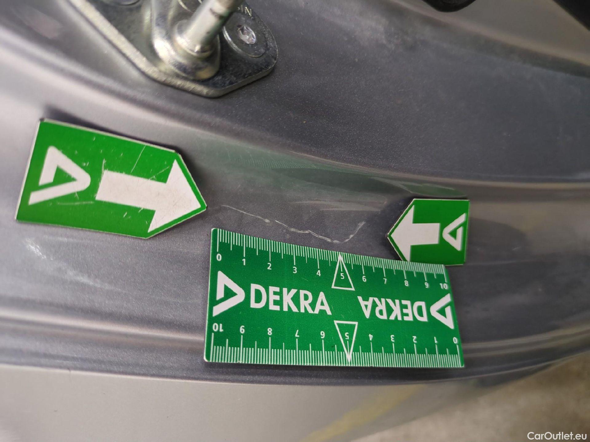  Toyota  Corolla TOYOTA  Touring Sports / 2018 / 5P / Break Hybride 122h Dynamic Business Beyond Zer #32