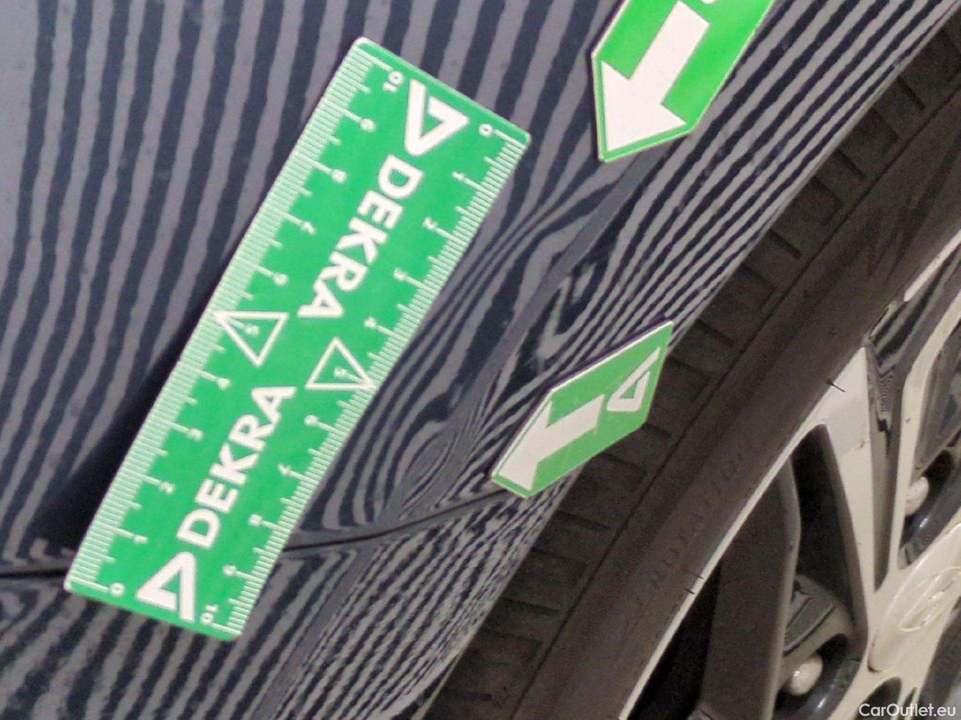  Hyundai  i30  cw Business 1.6 CRDi 115CV BVA7 E6d #38