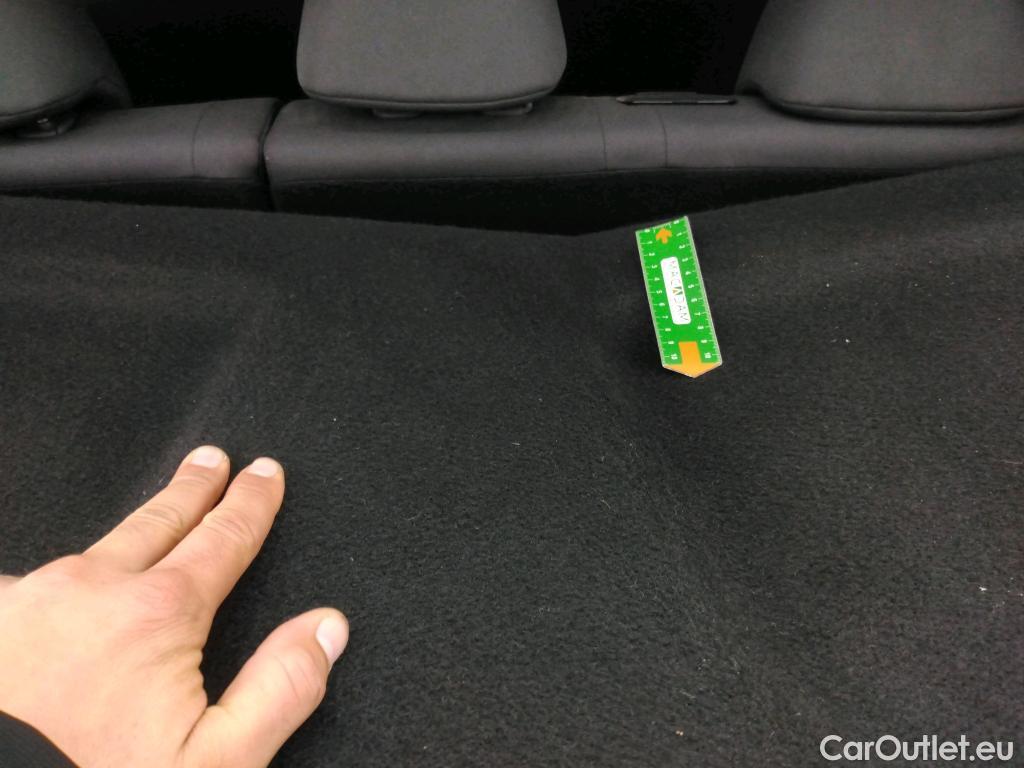  Toyota  C-HR TOYOTA  / 2016 / 5P / SUV 1.8 HYBRIDE 122 DYNAMIC BUSINESS #48