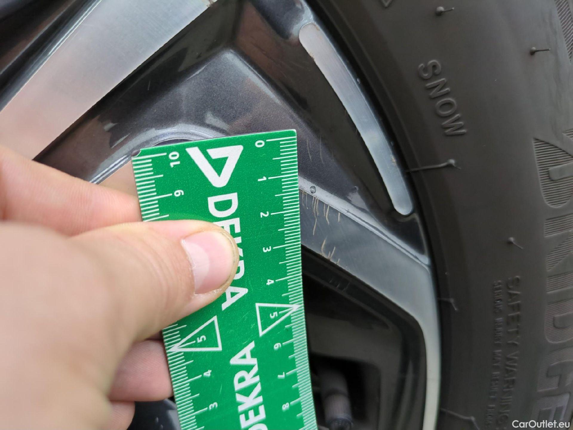  Hyundai  i30  cw Business 1.6 CRDi 115CV BVA7 E6d #9