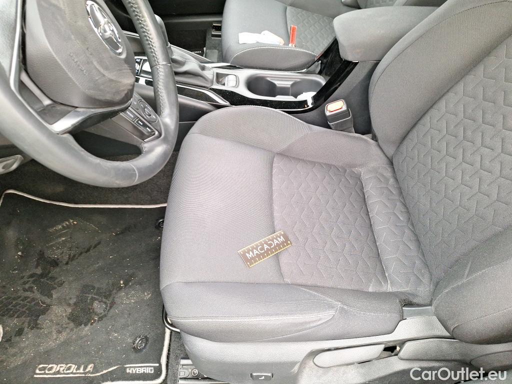  Land Rover  Discovery TOYOTA Corolla  2018  5P  Berline Hybride 122h Dynamic Business Supp Lomb #6