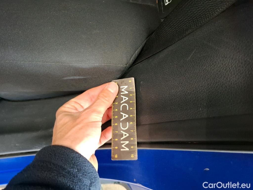  Toyota  C-HR TOYOTA  / 2016 / 5P / SUV 2.0 HYBRIDE 184 DYNAMIC BUSINESS #61