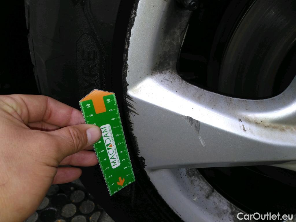  Toyota  C-HR TOYOTA  / 2016 / 5P / SUV 1.8 HYBRIDE 122 DYNAMIC BUSINESS #17