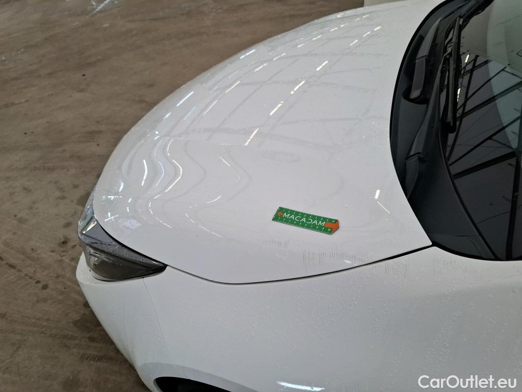  Toyota  Corolla TOYOTA  / 2018 / 5P / Berline Hybride 122h Dynamic Business Supp Lomb #33