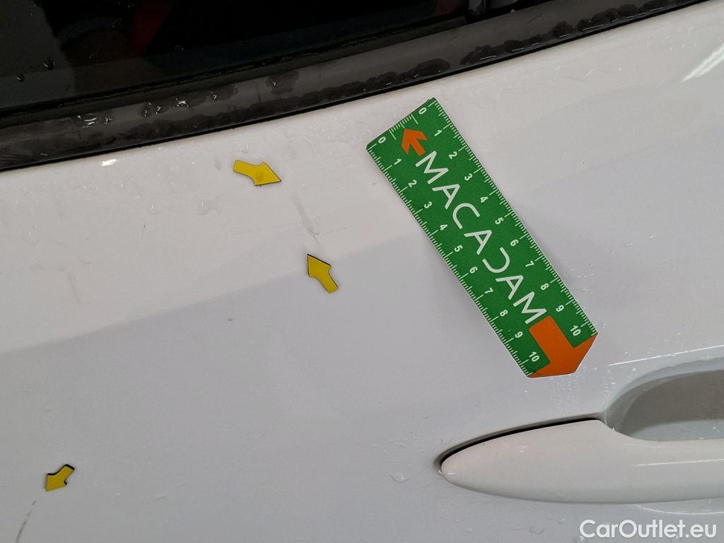  Toyota  Corolla TOYOTA  / 2018 / 5P / Berline Hybride 122h Dynamic Business Supp Lomb #29