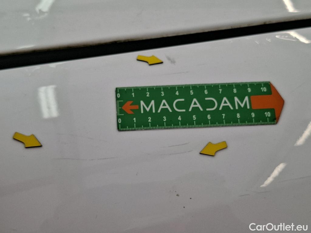  Toyota  Corolla TOYOTA  / 2018 / 5P / Berline Hybride 122h Dynamic Business Supp Lomb #37