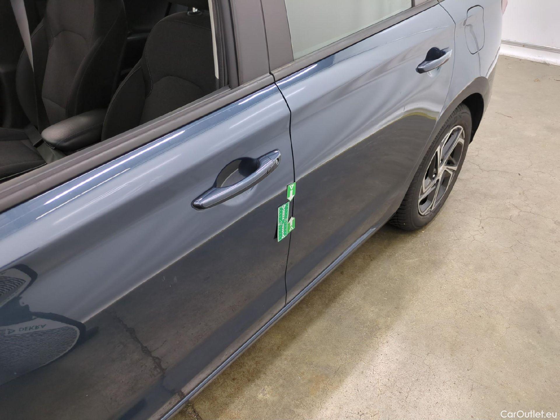  Hyundai  i30  cw Business 1.6 CRDi 115CV BVA7 E6d #39