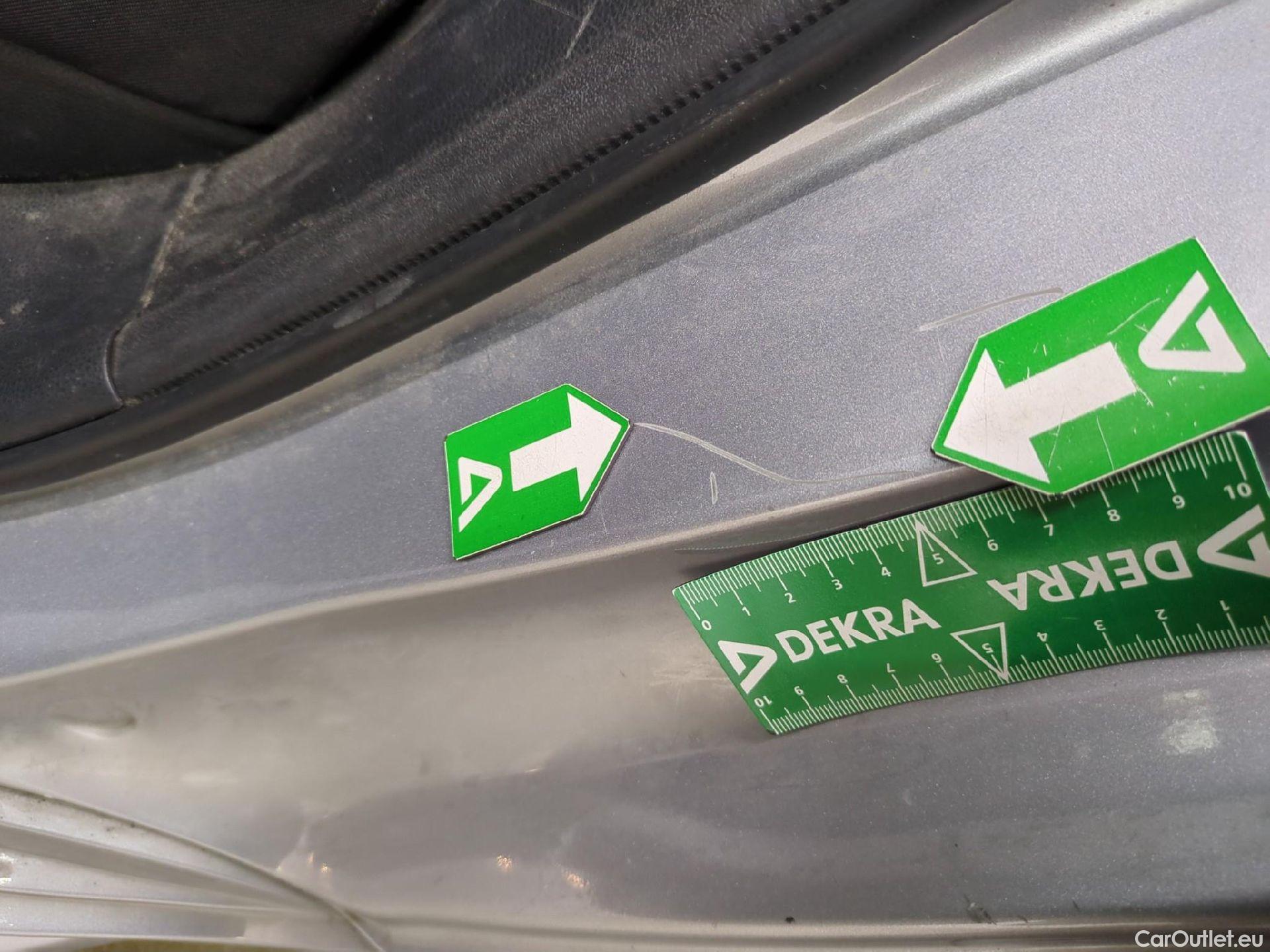  Toyota  Corolla TOYOTA  Touring Sports / 2018 / 5P / Break Hybride 122h Dynamic Business Beyond Zer #3