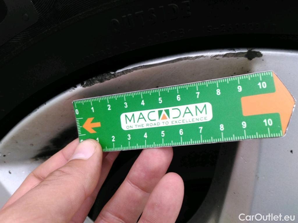  Toyota  C-HR TOYOTA  / 2016 / 5P / SUV 1.8 HYBRIDE 122 DYNAMIC BUSINESS #29