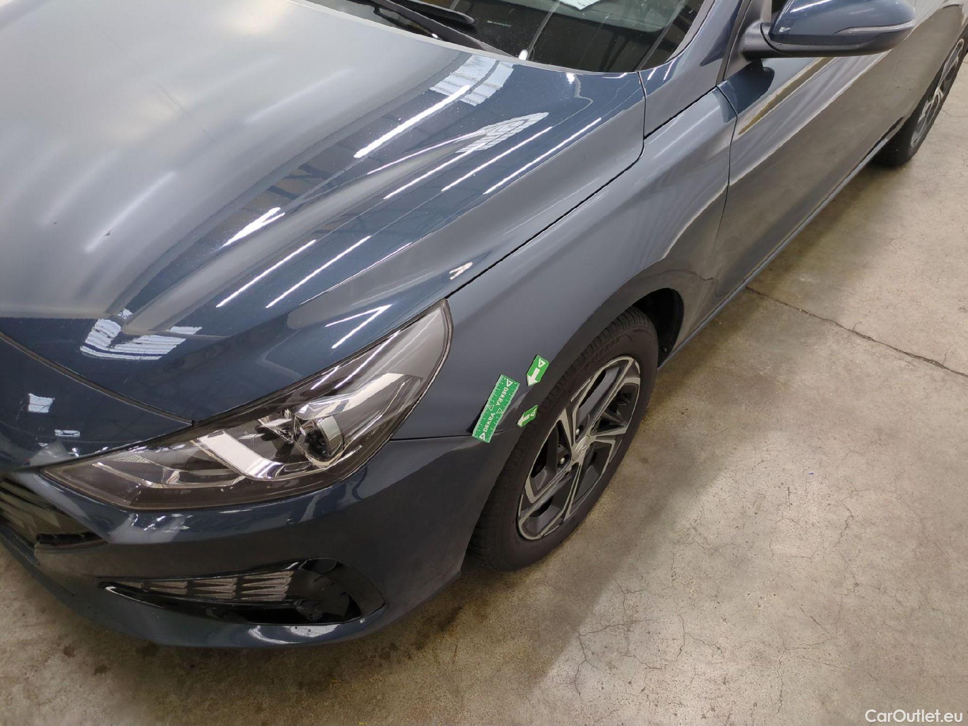  Hyundai  i30  cw Business 1.6 CRDi 115CV BVA7 E6d #37