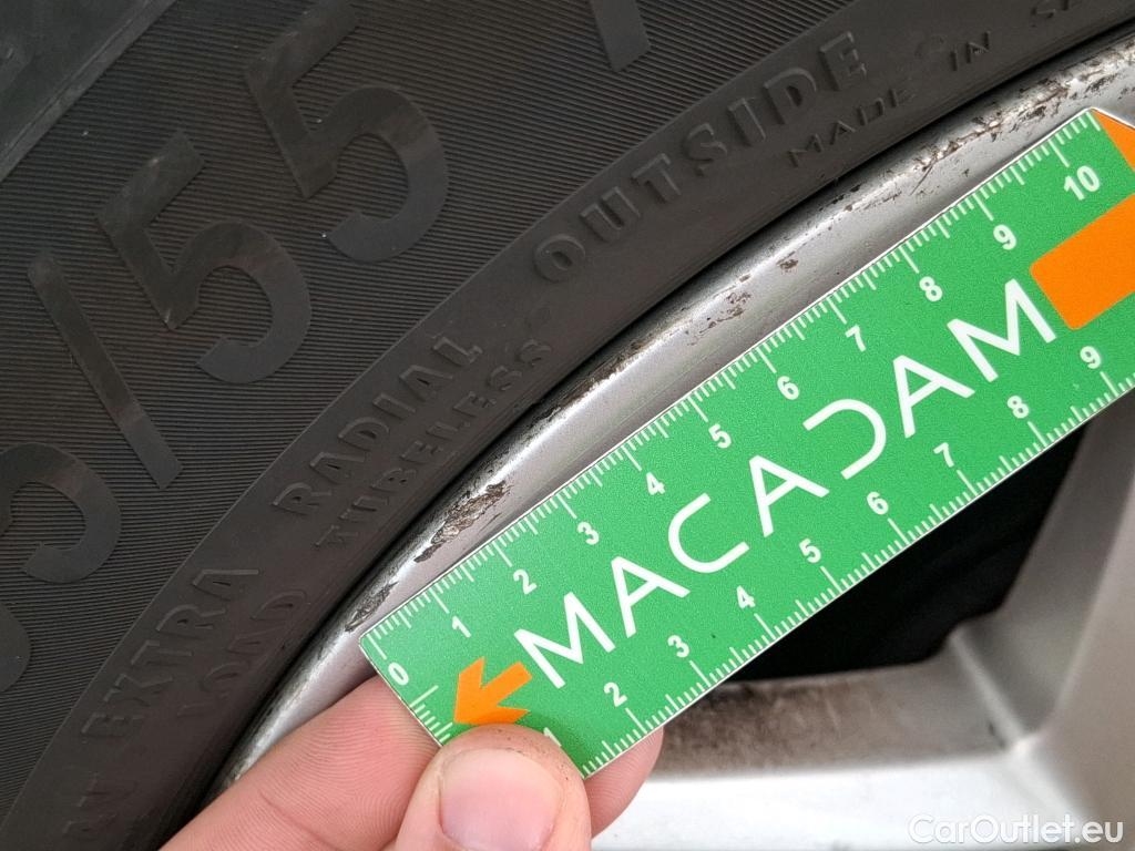  Toyota  Corolla TOYOTA  / 2018 / 5P / Berline Hybride 122h Dynamic Business Supp Lomb #49