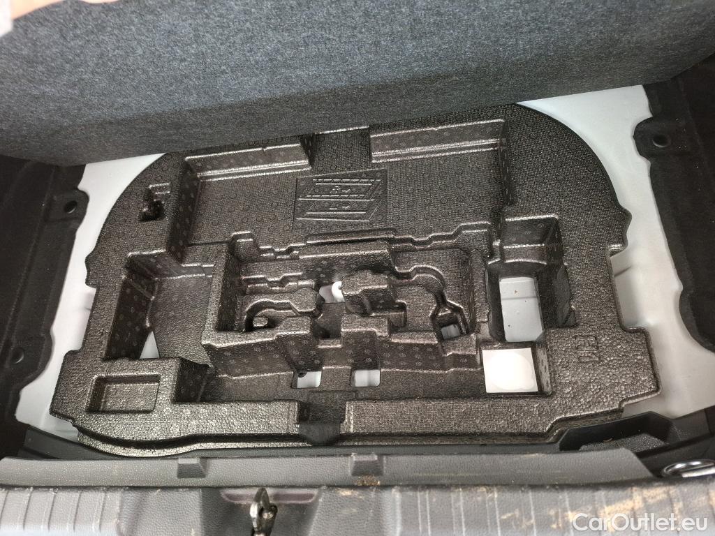  Toyota  Corolla TOYOTA  / 2018 / 5P / Berline Hybride 122h Dynamic Business Supp Lomb #6