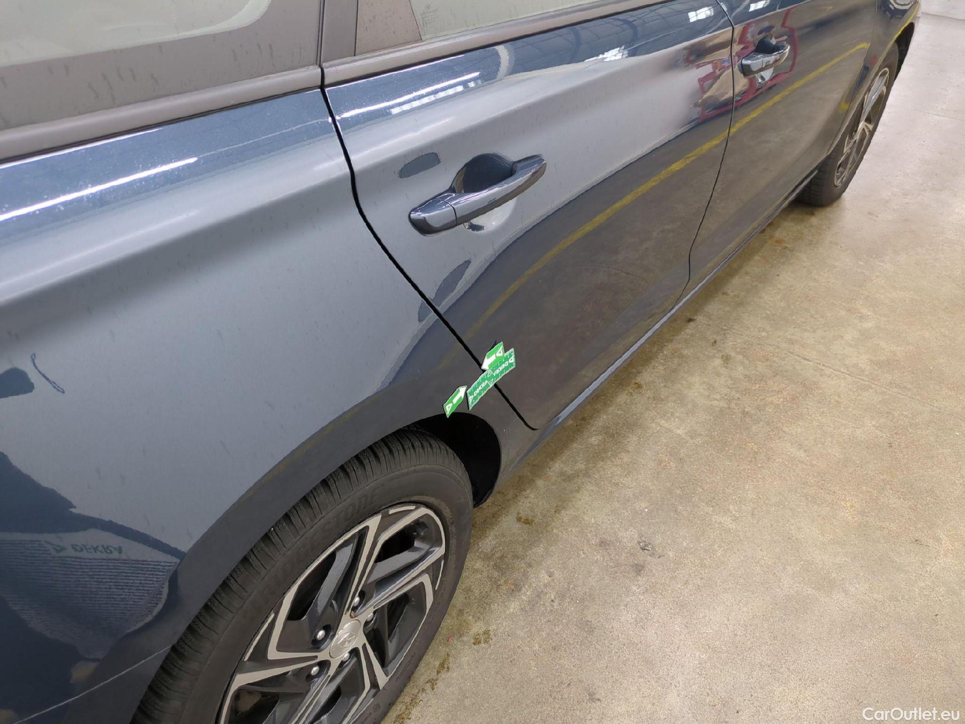  Hyundai  i30  cw Business 1.6 CRDi 115CV BVA7 E6d #18