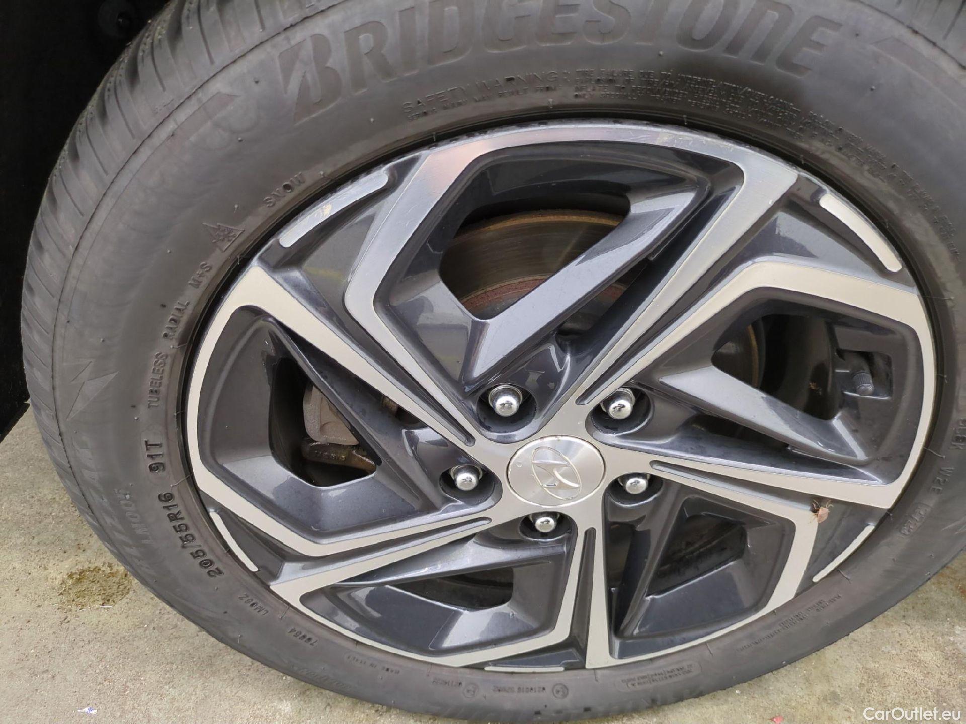  Hyundai  i30  cw Business 1.6 CRDi 115CV BVA7 E6d #16