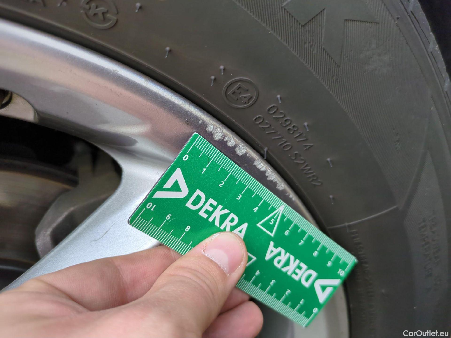  Hyundai  Konna HYUNDAI Kona / 2020 / 5P / SUV 1.0 T-GDI 120 HYBRID 48V BUSINESS #4