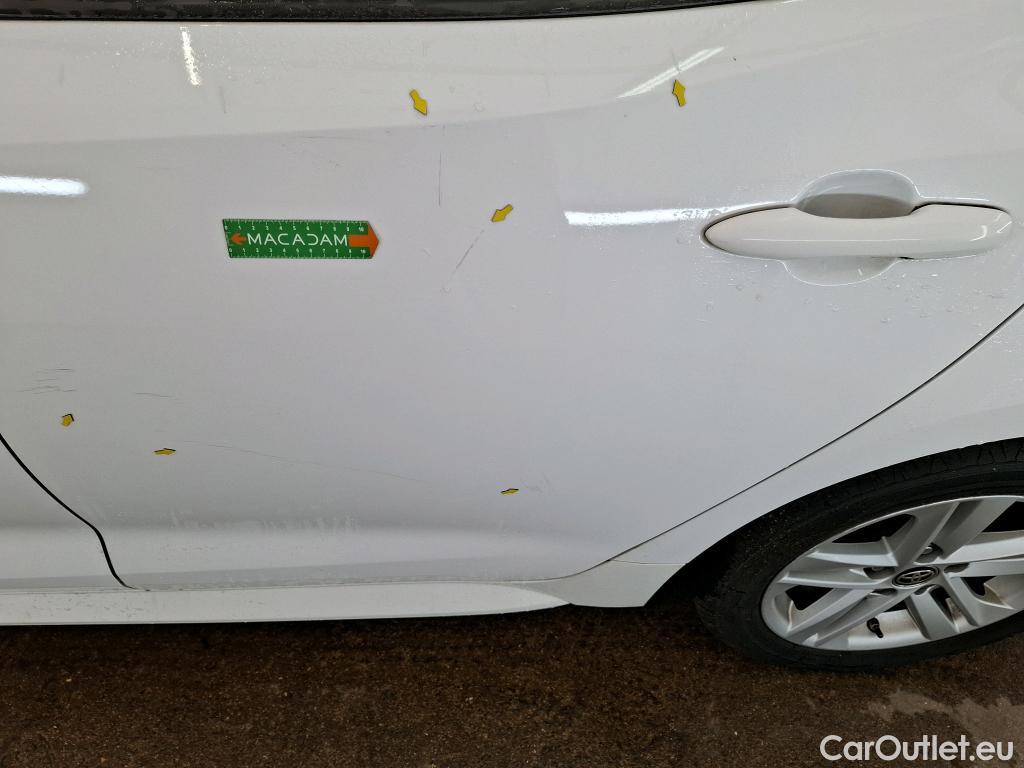  Toyota  Corolla TOYOTA  / 2018 / 5P / Berline Hybride 122h Dynamic Business Supp Lomb #24