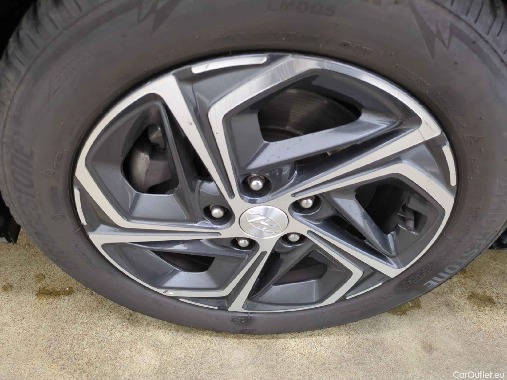  Hyundai  i30  cw Business 1.6 CRDi 115CV BVA7 E6d #12