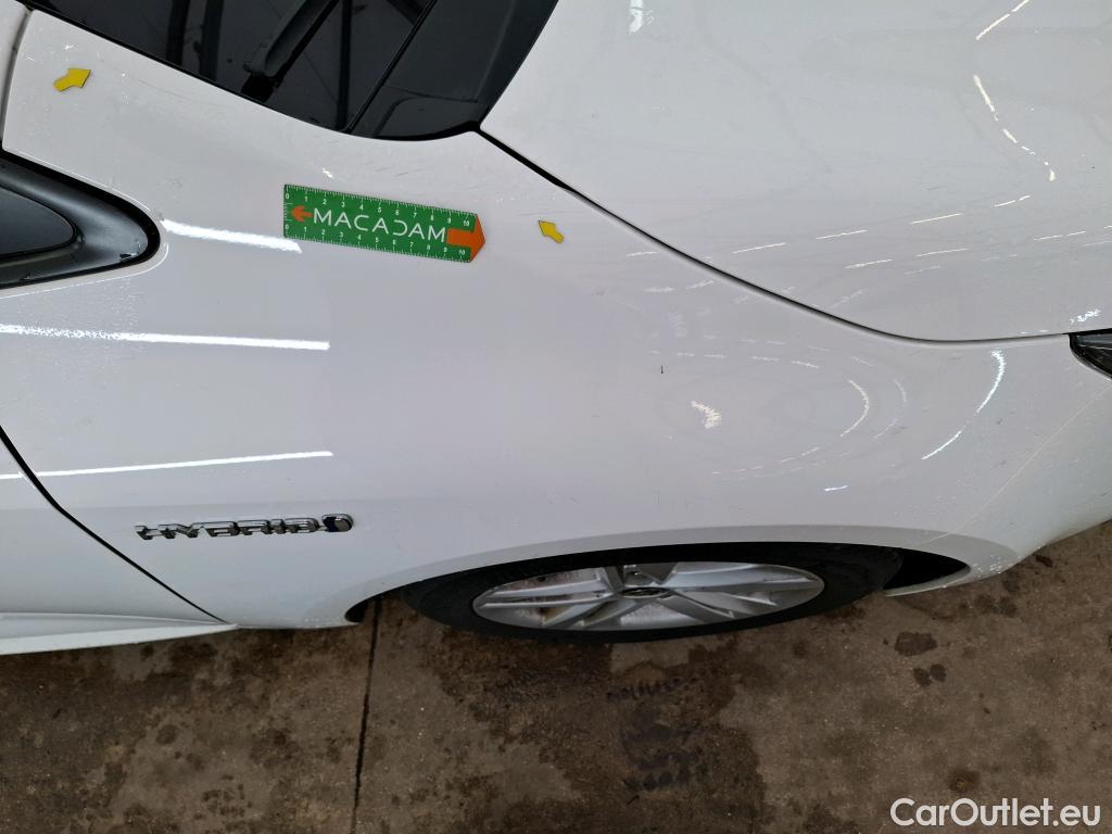  Toyota  Corolla TOYOTA  / 2018 / 5P / Berline Hybride 122h Dynamic Business Supp Lomb #42
