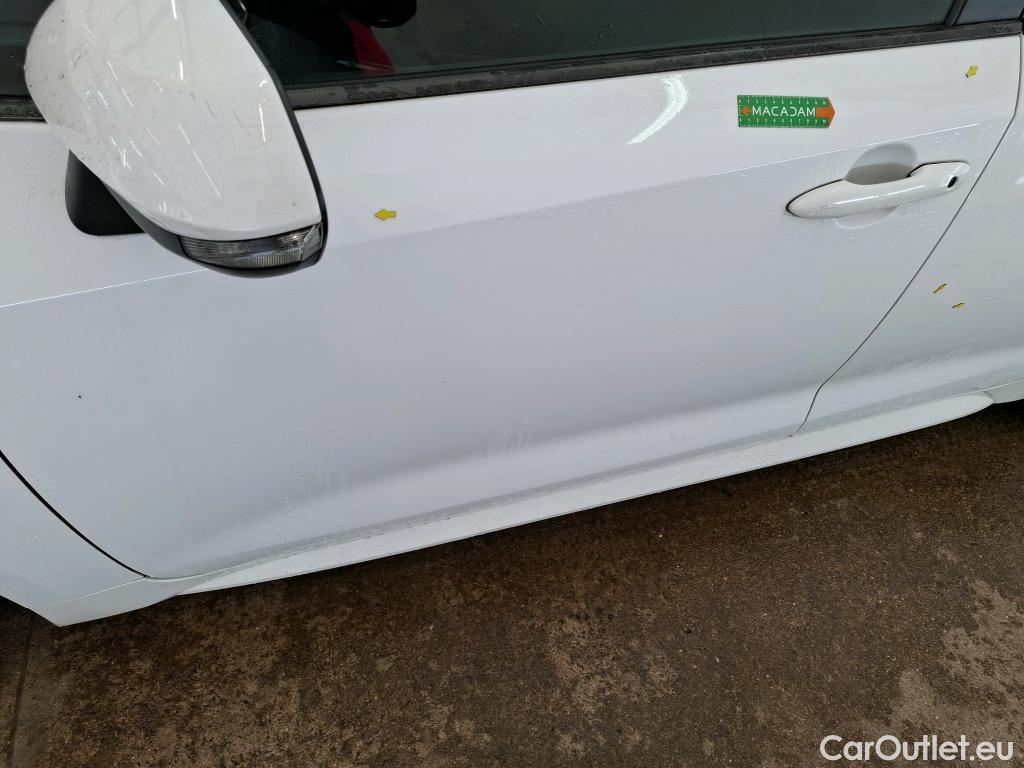  Toyota  Corolla TOYOTA  / 2018 / 5P / Berline Hybride 122h Dynamic Business Supp Lomb #44