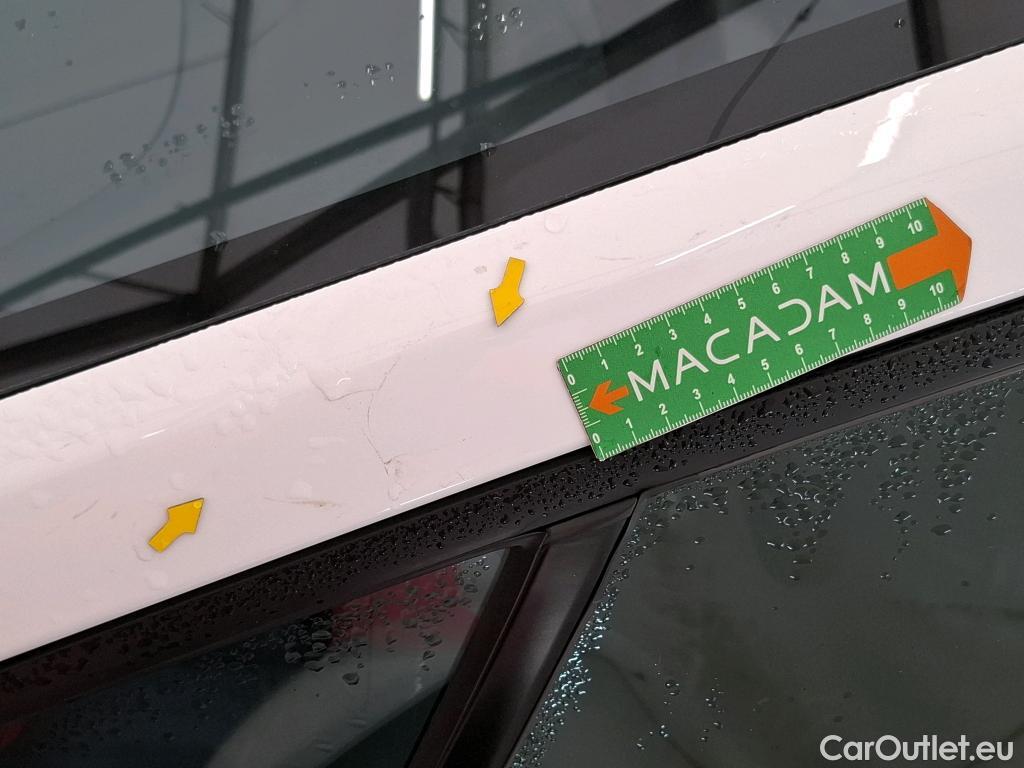  Toyota  Corolla TOYOTA  / 2018 / 5P / Berline Hybride 122h Dynamic Business Supp Lomb #15