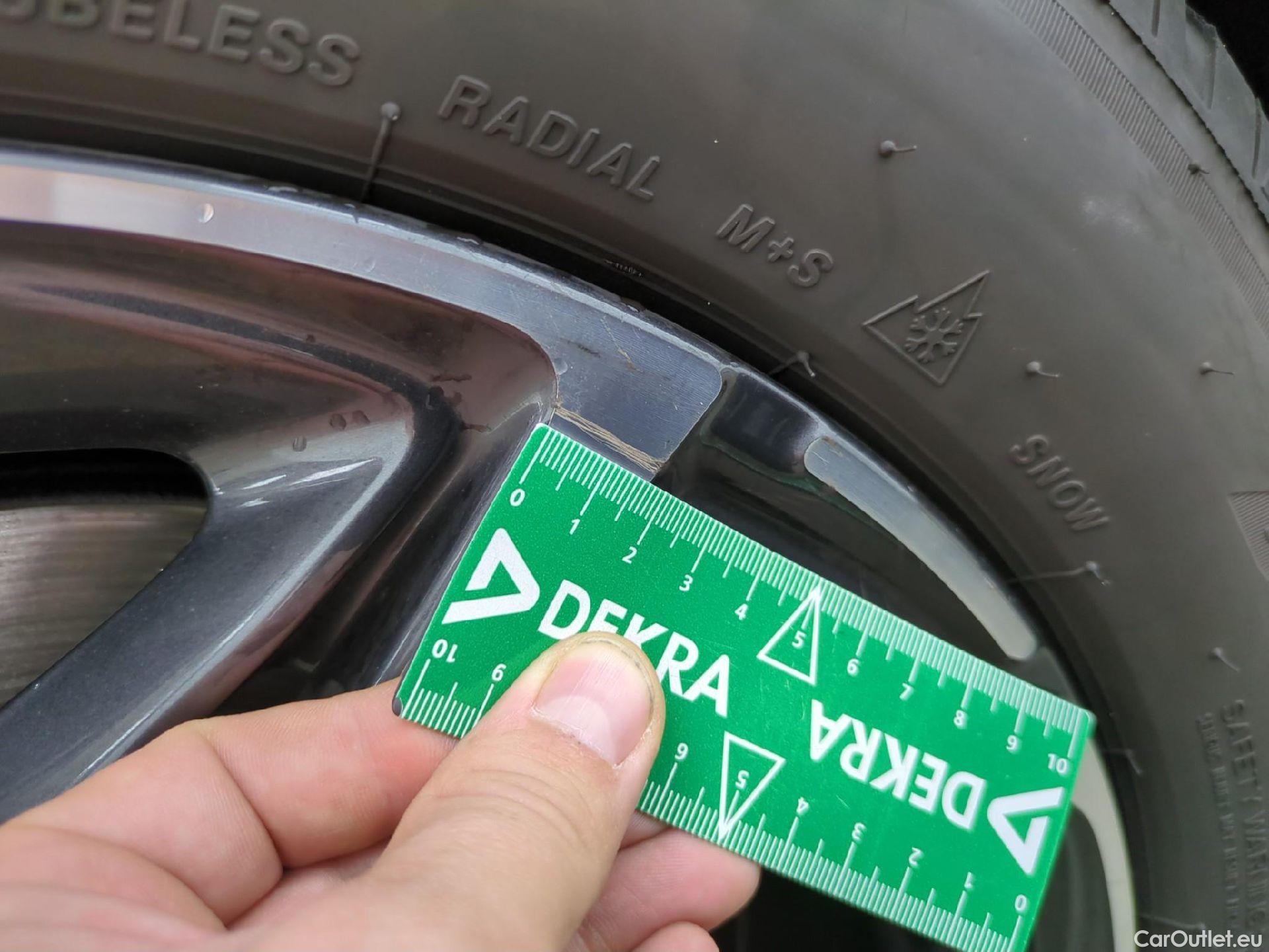  Hyundai  i30  cw Business 1.6 CRDi 115CV BVA7 E6d #10