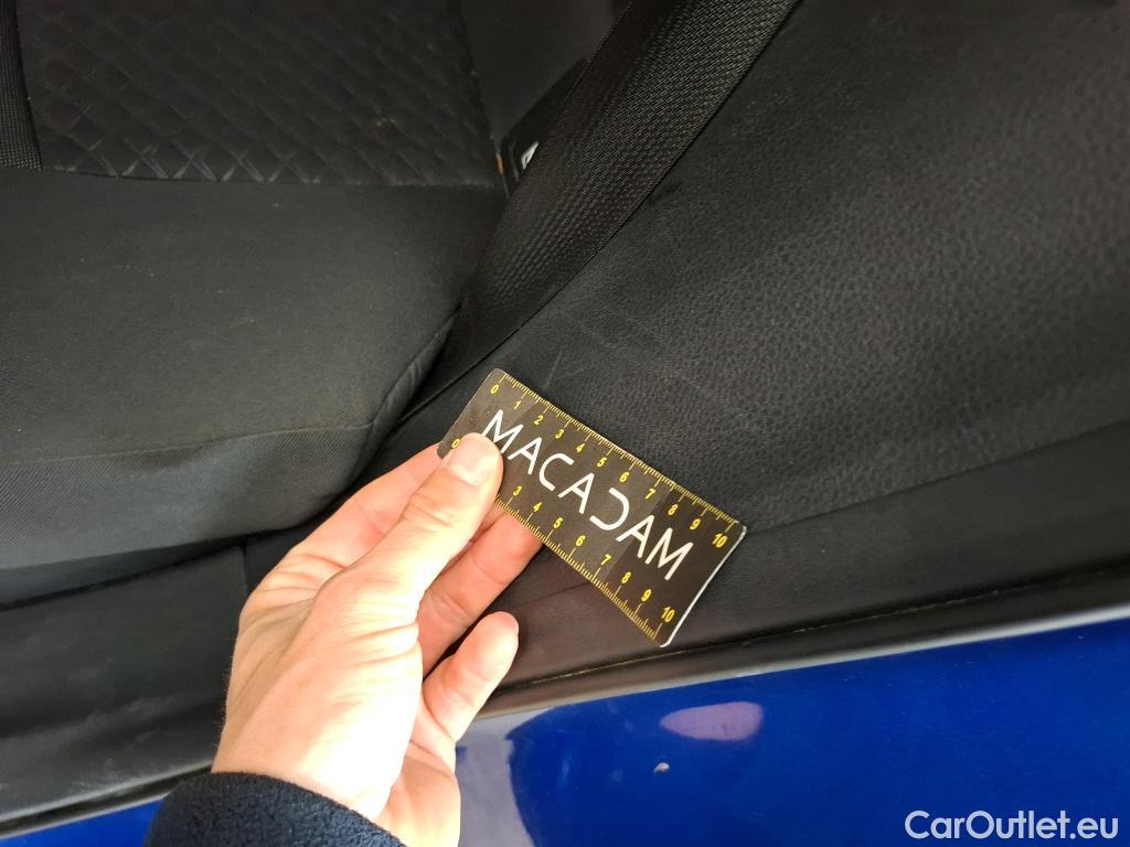  Toyota  C-HR TOYOTA  / 2016 / 5P / SUV 2.0 HYBRIDE 184 DYNAMIC BUSINESS #60