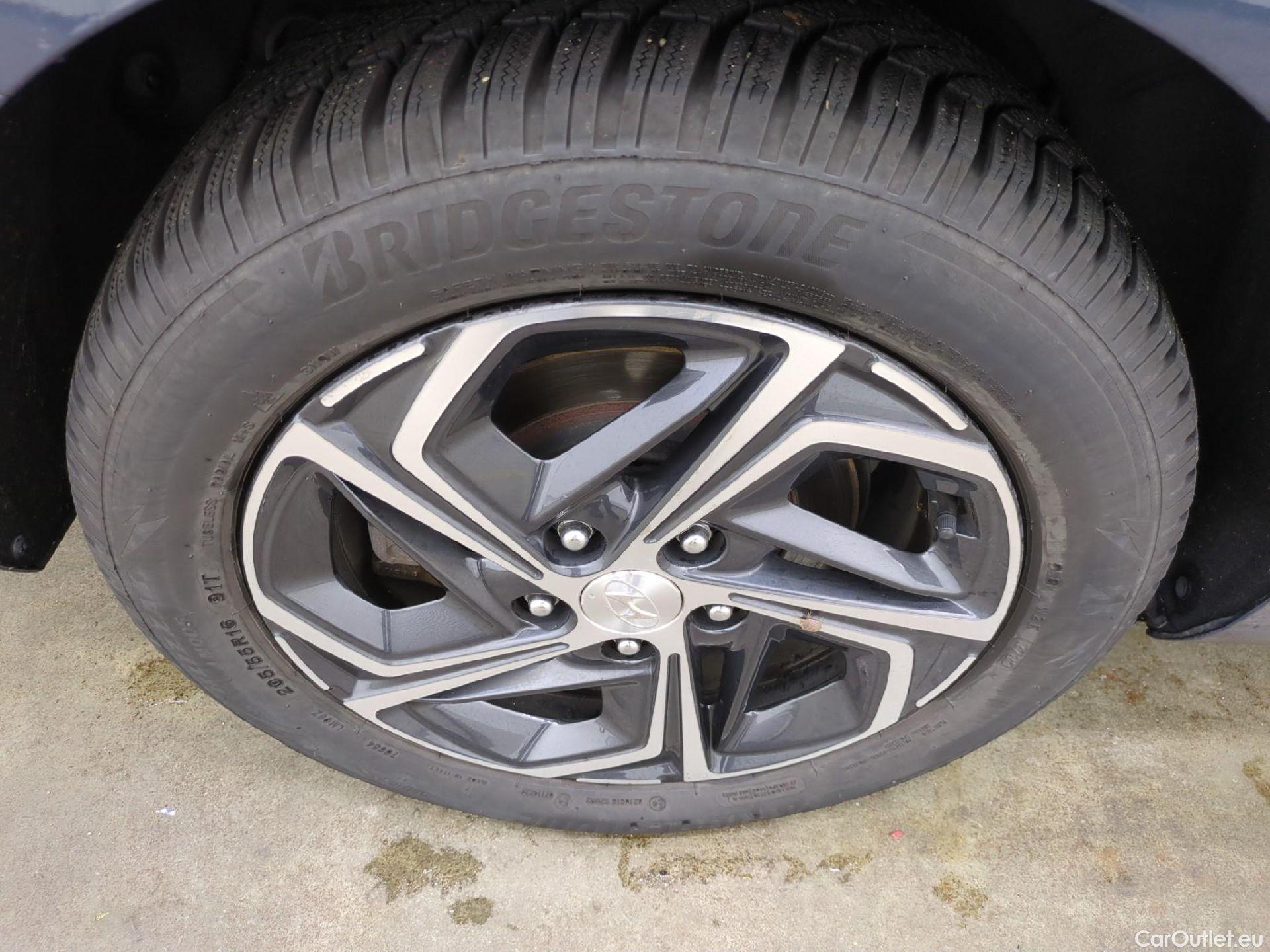  Hyundai  i30  cw Business 1.6 CRDi 115CV BVA7 E6d #15