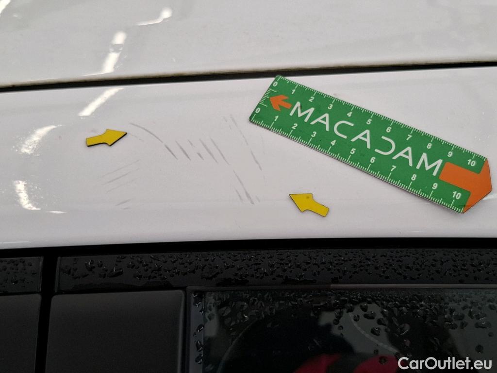  Toyota  Corolla TOYOTA  / 2018 / 5P / Berline Hybride 122h Dynamic Business Supp Lomb #17