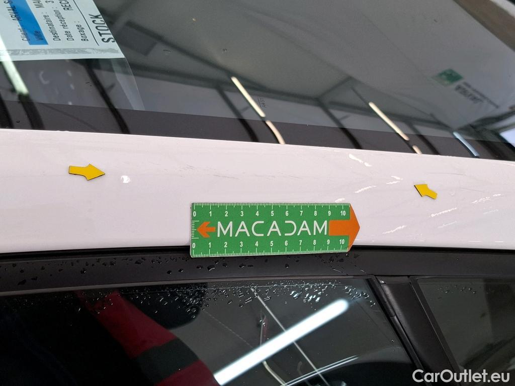  Toyota  Corolla TOYOTA  / 2018 / 5P / Berline Hybride 122h Dynamic Business Supp Lomb #40