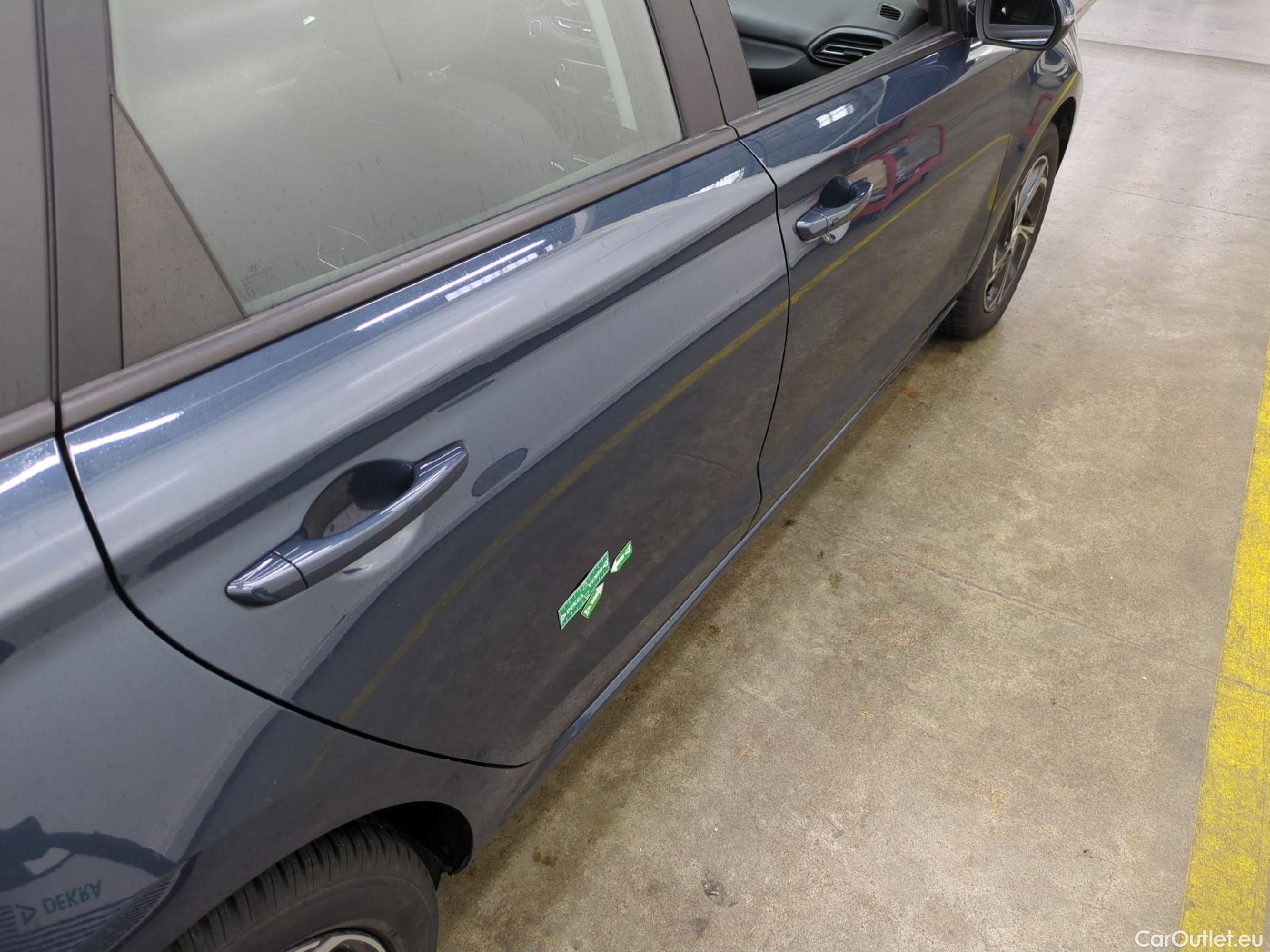  Hyundai  i30  cw Business 1.6 CRDi 115CV BVA7 E6d #21