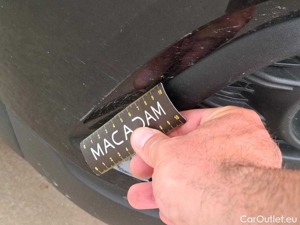  Renault  Kadjar RENAULT  / 2018 / 5P / Crossover Business Blue dCi 115 #13