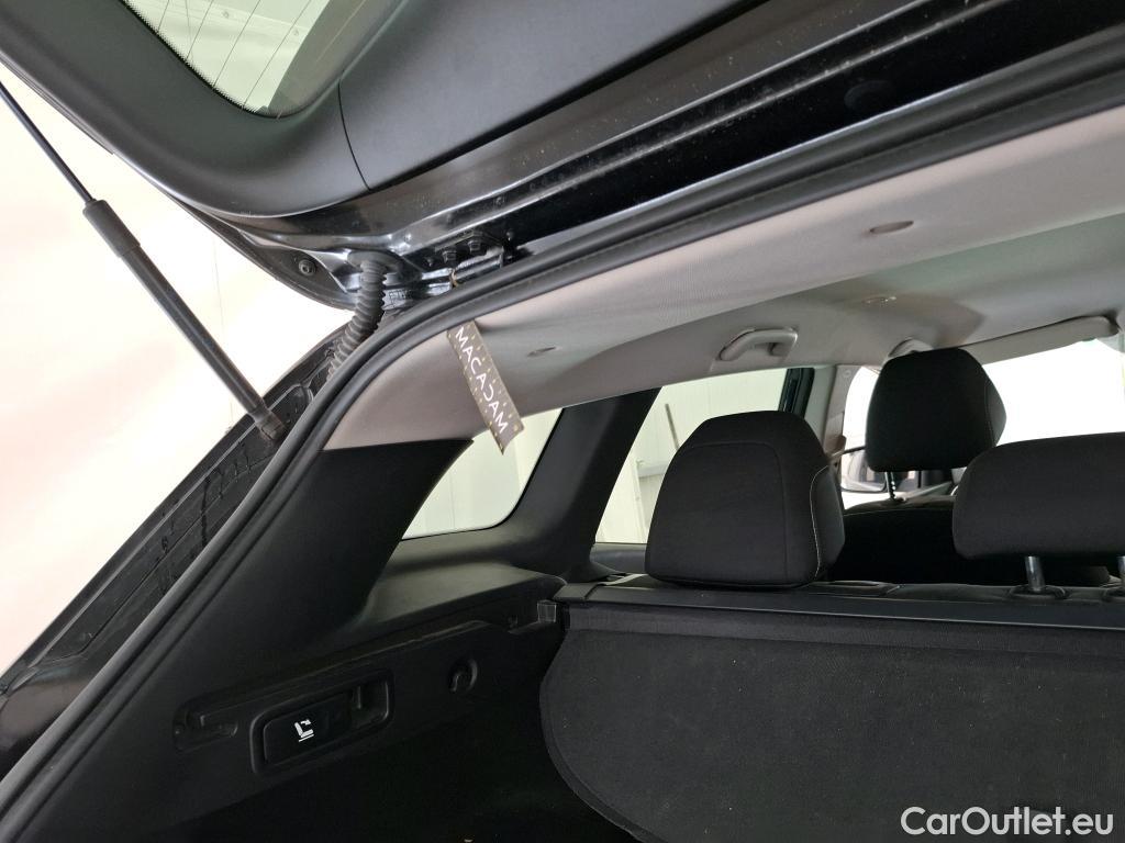  Renault  Kadjar RENAULT  / 2018 / 5P / Crossover Business Blue dCi 115 #22