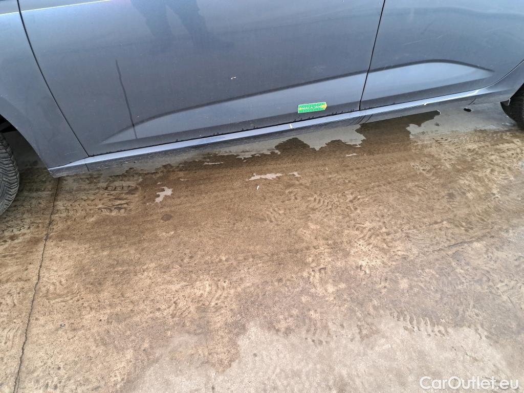  Renault  Megane RENAULT Mégane Berline / 2020 / 5P / Berline Business TCe 140 EDC FAP -21B #19