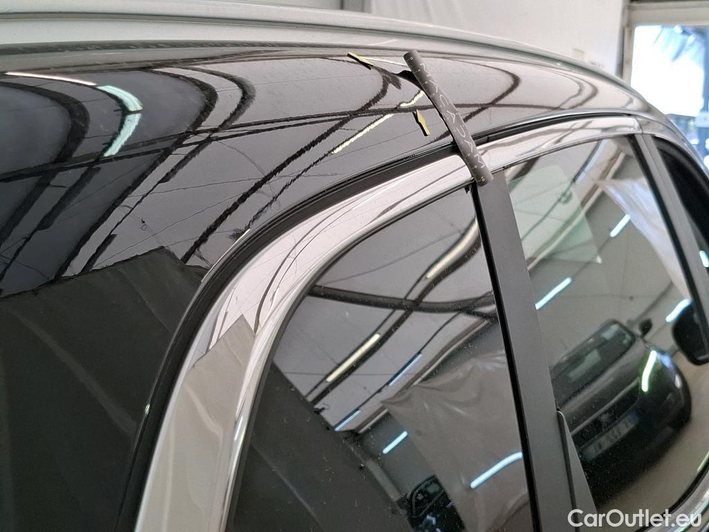  Renault  Kadjar RENAULT  / 2018 / 5P / Crossover Business Blue dCi 115 #31