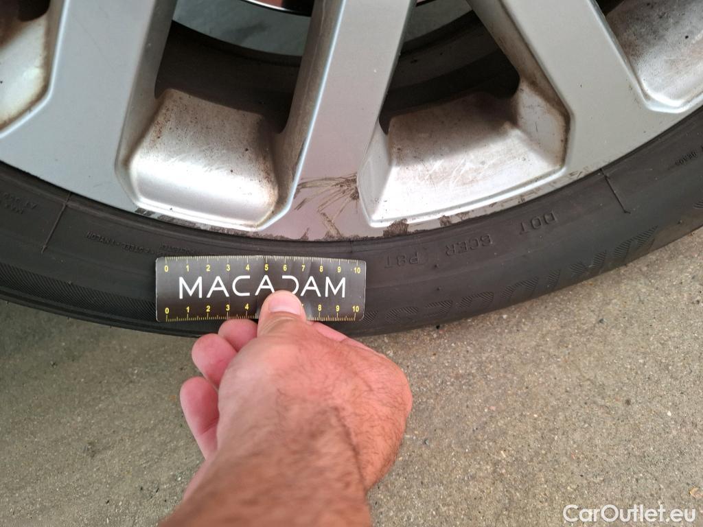  Renault  Kadjar RENAULT  / 2018 / 5P / Crossover Business Blue dCi 115 #18