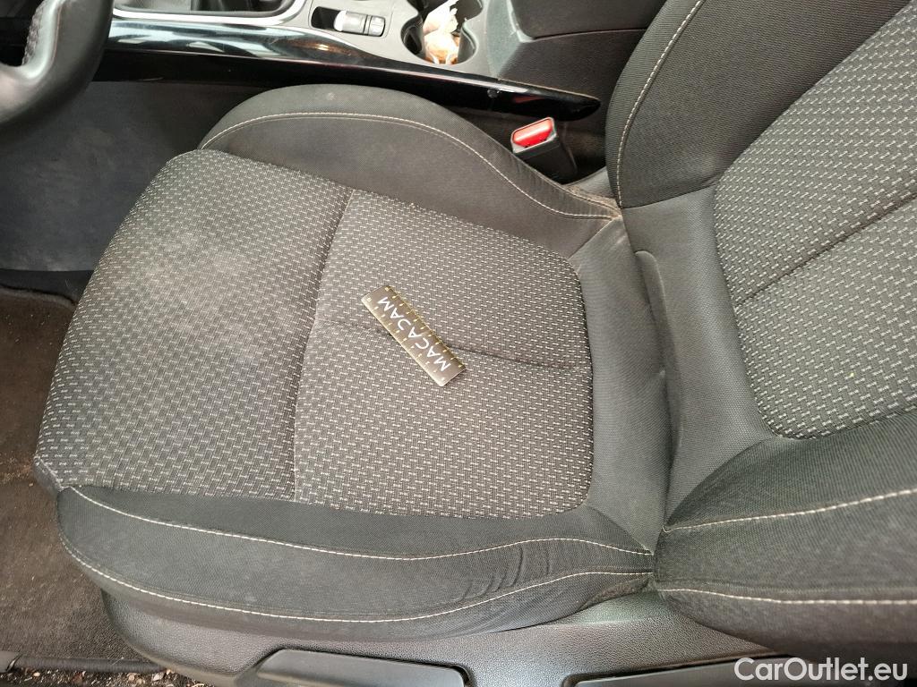  Renault  Kadjar RENAULT  / 2018 / 5P / Crossover Business Blue dCi 115 #38